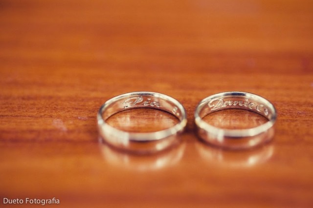 como cuidar tu anillo de compromiso y aro de matrimonio